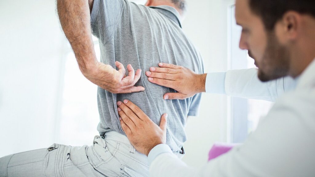 What to know before visiting a chiropractic: experts discuss benefits and risks